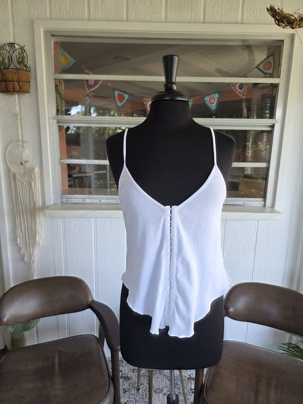Vintage White Corset Tank Venus L Y2K Hook-Front Spaghetti Strap Tank Top - Picture 2 of 11